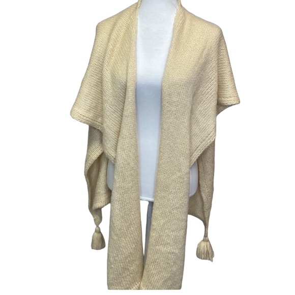 Do Everything In Love Scarf Sweater Wrap Tassels - Picture 2 of 7